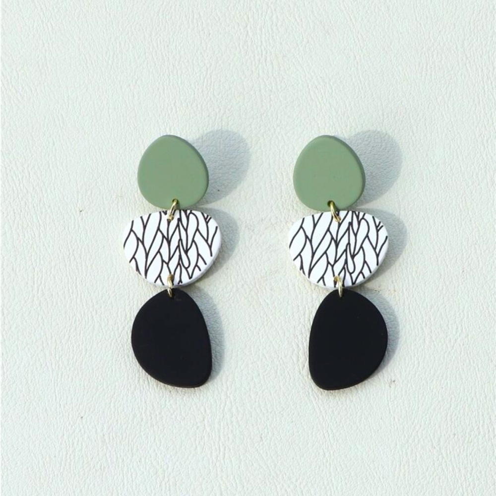 Geometric Boho Leaf Print Drop Earrings NEW 🏷️